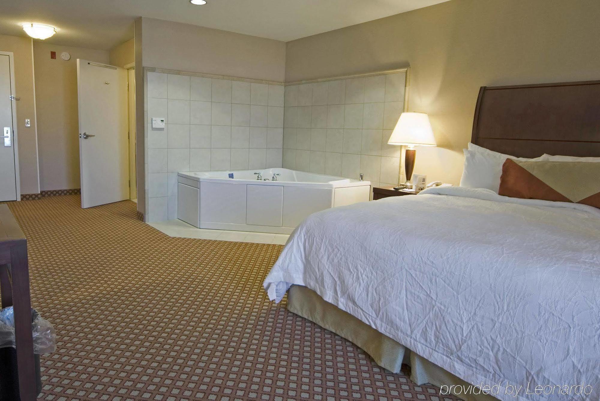 Hilton Garden Inn Omaha West Номер фото